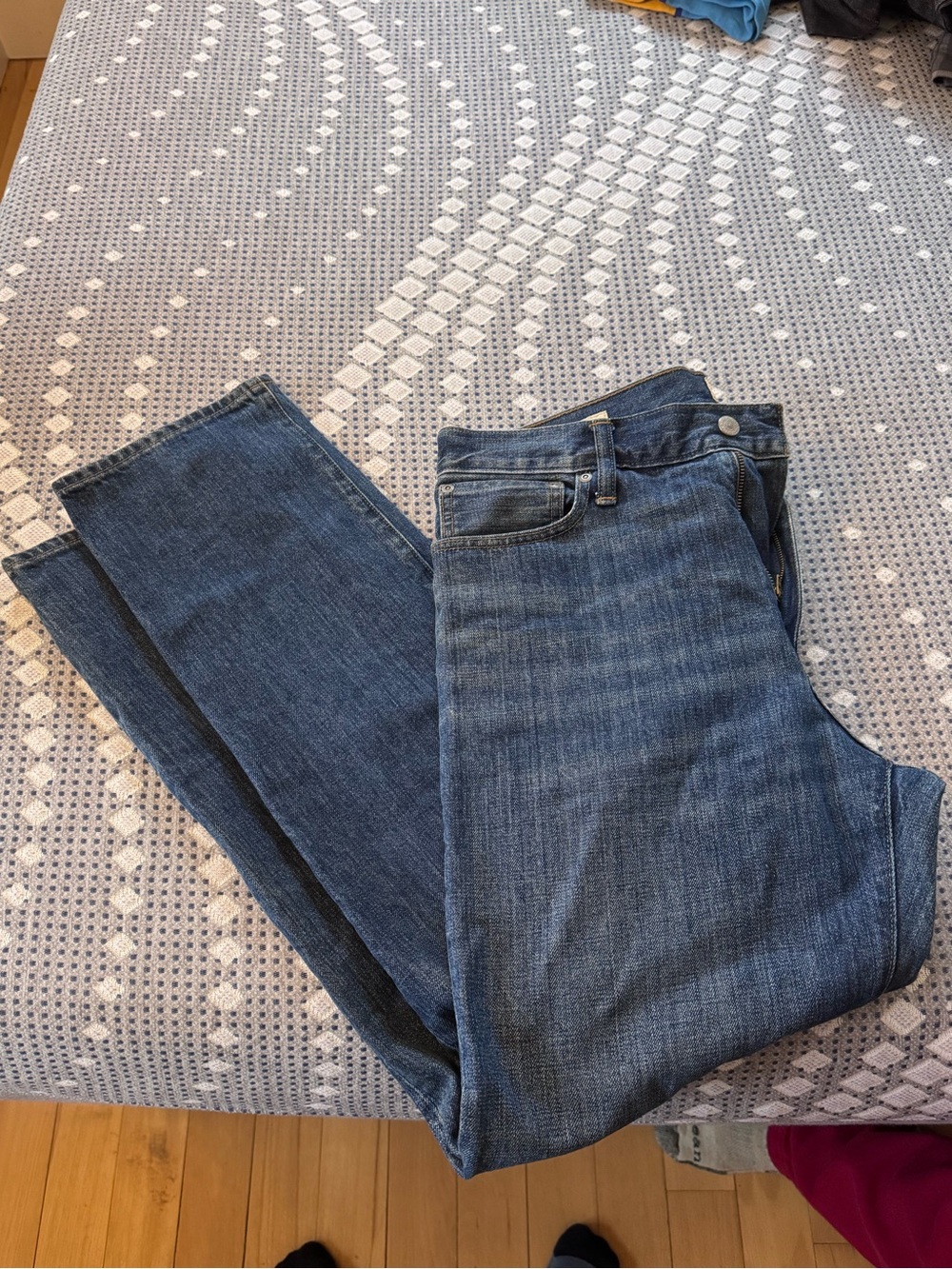J. Crew NEVER WORN Straight Men’s Jeans in Medium Blue Wash